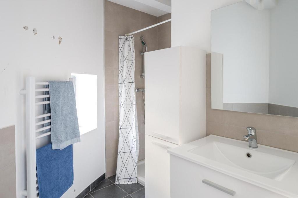 Moderne & Lumineux - Hyper Centre Apartment Tournon-sur-Rhone Bagian luar foto